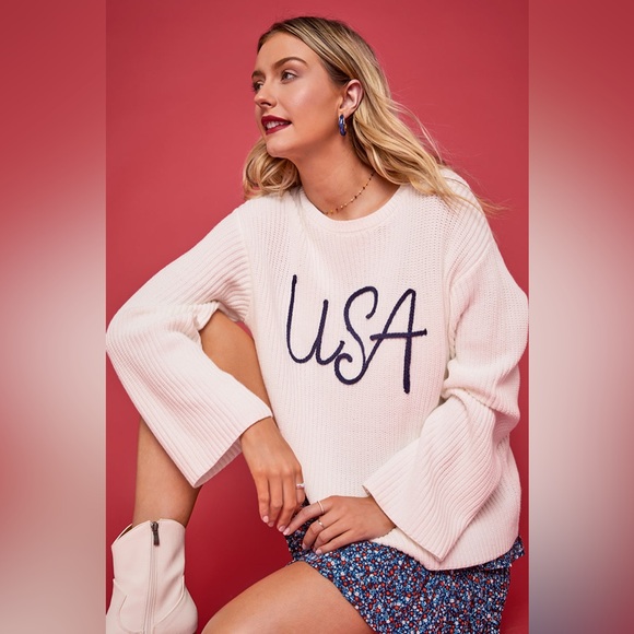 Francesca’s✨USA Stitch Oversized Pullover - Picture 1 of 4